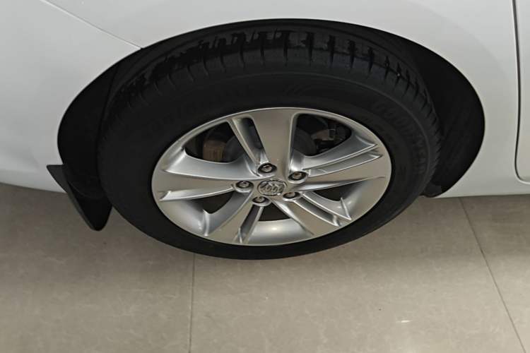 Used Buick Regal 2019 20T Elite Version China VI Standard Right Rear Wheel Hub