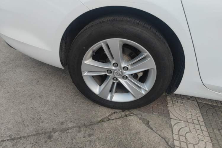 Used Buick Regal 2019 20T Elite Version China VI Standard Right Rear Wheel Hub