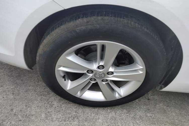 Used Buick Regal 2019 20T Elite Version China VI Standard Right Rear Wheel Hub