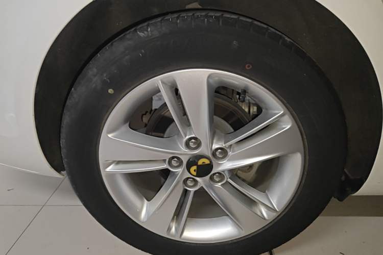 Used Buick Regal 2019 20T Elite Version China VI Standard Right Rear Wheel Hub