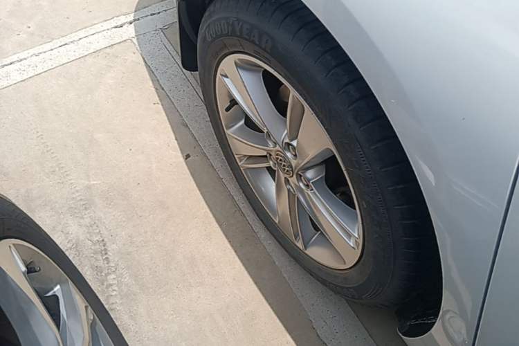 Used Buick Regal 2019 20T Elite Version China V Standard Right Rear Wheel Hub