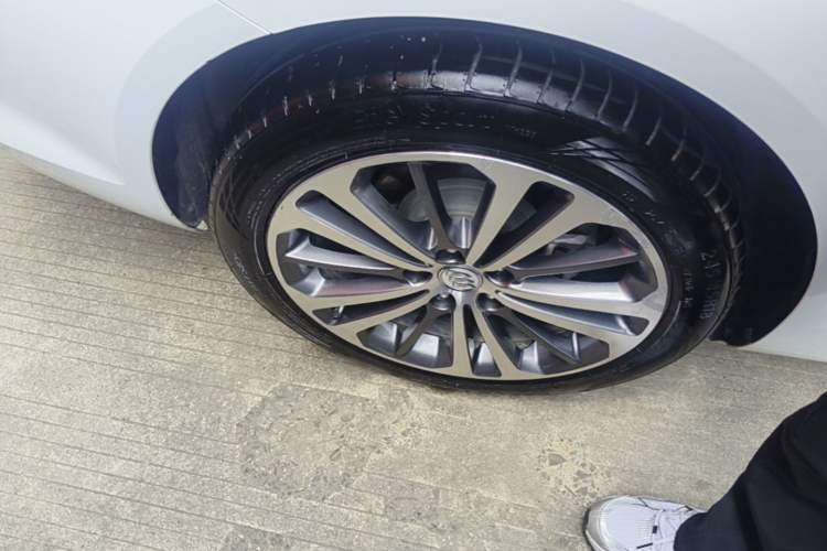 Used Buick Regal 2019 28T Luxury Edition China VI Right Rear Wheel Hub