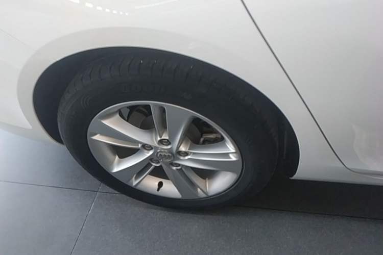 Used Buick Regal 2019 20T Elite Version China VI Standard Right Rear Wheel Hub