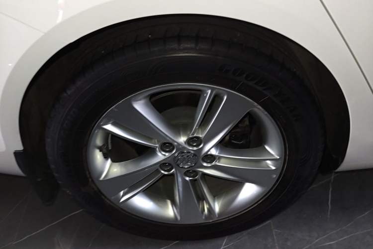 Used Buick Regal 2019 20T Elite Version China V Standard Right Rear Wheel Hub