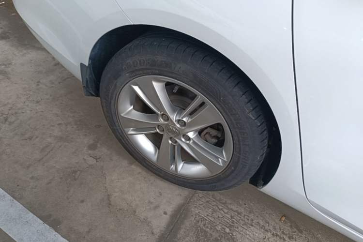 Used Buick Regal 2019 20T Elite Version China VI Standard Right Rear Wheel Hub