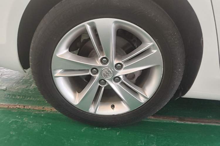 Used Buick Regal 2019 20T Elite Version China VI Standard Right Rear Wheel Hub