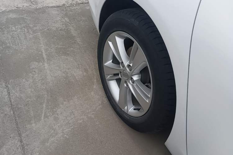 Used Buick Regal 2019 20T Elite Version China VI Standard Right Rear Wheel Hub