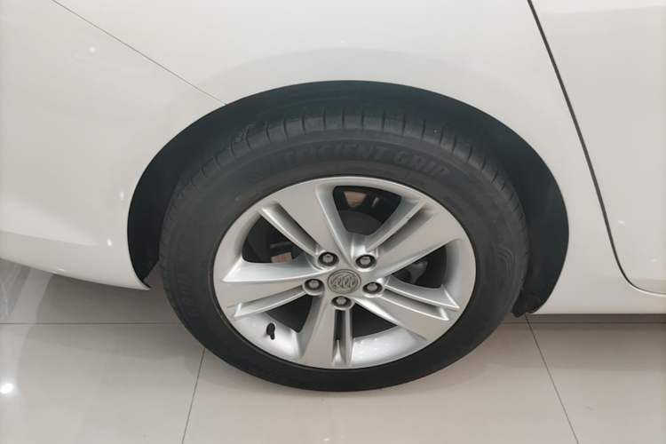 Used Buick Regal 2019 20T Elite Version China VI Standard Right Rear Wheel Hub