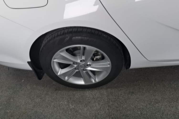 Used Buick Regal 2019 20T Elite Version China VI Standard Right Rear Wheel Hub