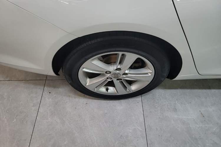Used Buick Regal 2019 20T Elite Version China VI Standard Right Rear Wheel Hub