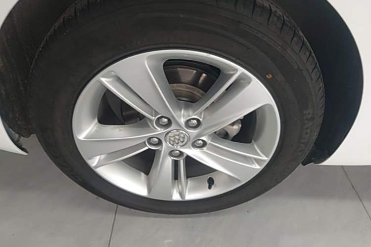 Used Buick Regal 2019 20T Elite Version China VI Standard Right Rear Wheel Hub