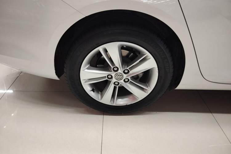 Used Buick Regal 2019 20T Elite Version China VI Standard Right Rear Wheel Hub