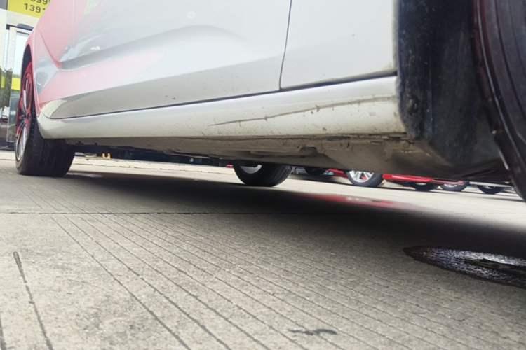 Used Buick Regal 2019 28T Luxury Edition China VI Right Side Sill