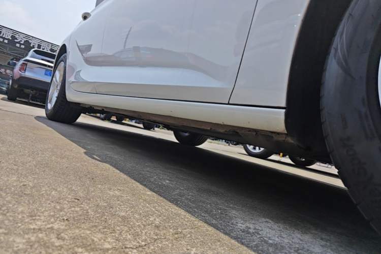 Used Buick Regal 2019 20T Elite Version China VI Standard Right Side Sill
