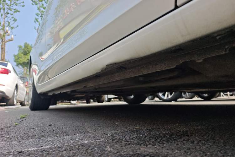 Used Buick Regal 2019 Revised 20T Luxury Version China VI Standard Right Side Sill