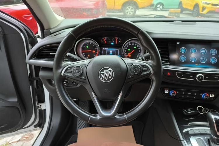 Used Buick Regal 2019 20T Luxury Model China V Standard Steering Wheel