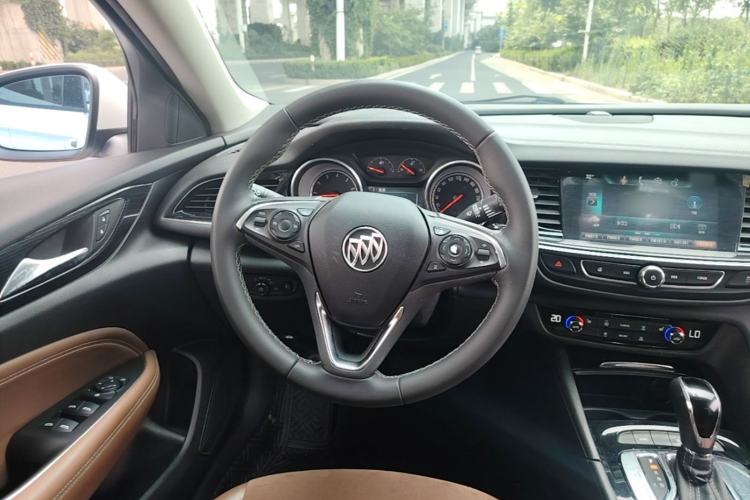 Used Buick Regal 2019 20T Elite Version China V Standard Steering Wheel