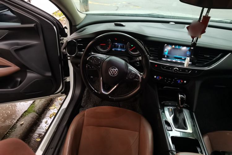 Used Buick Regal 2019 20T Elite Version China V Standard Steering Wheel