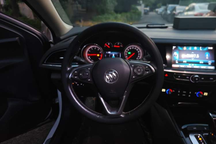 Used Buick Regal 2019 20T Elite Version China VI Standard Steering Wheel