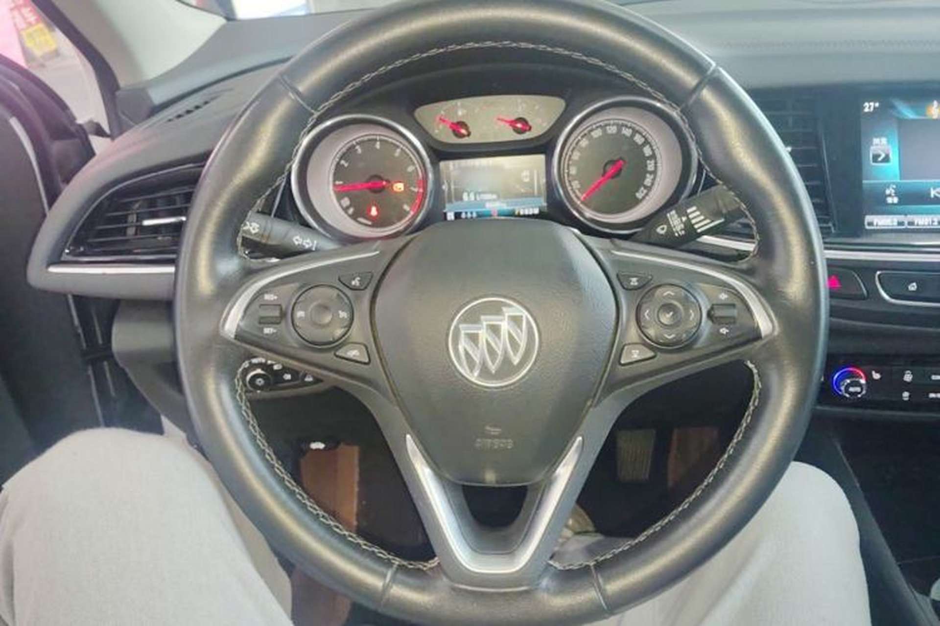 Used Buick Regal 2019 20T Elite Version China VI Standard Steering Wheel