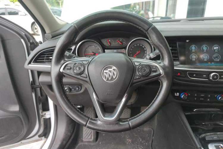 Used Buick Regal 2019 20T Elite Version China VI Standard Steering Wheel
