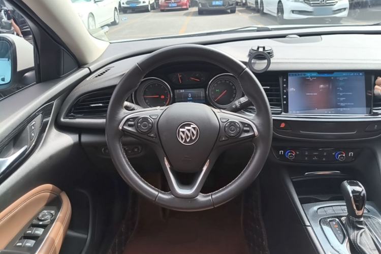 Used Buick Regal 2019 Revised 20T Luxury Version China VI Standard Steering Wheel
