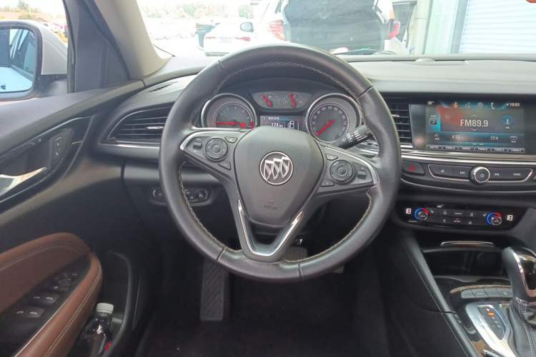 Used Buick Regal 2019 20T Elite Version China V Standard Steering Wheel