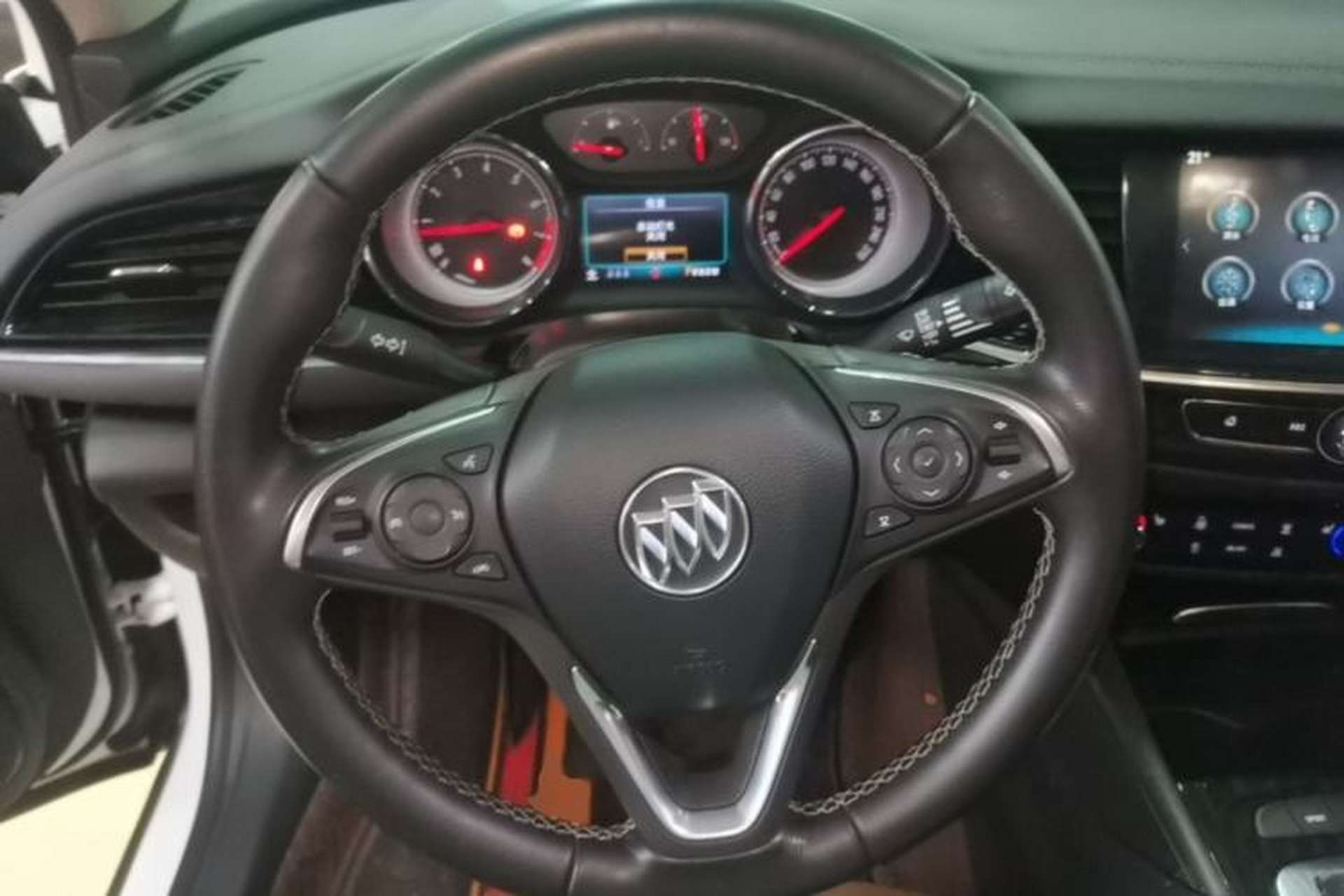 Used Buick Regal 2019 20T Elite Version China V Standard Steering Wheel