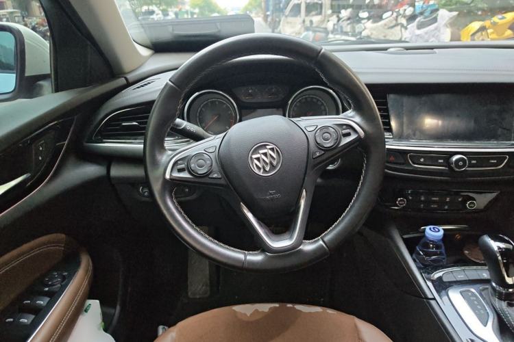 Used Buick Regal 2019 Revised 20T Luxury Version China VI Standard Steering Wheel
