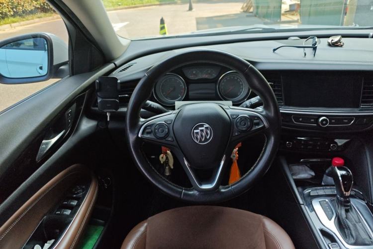 Used Buick Regal 2019 20T Elite Version China VI Standard Steering Wheel
