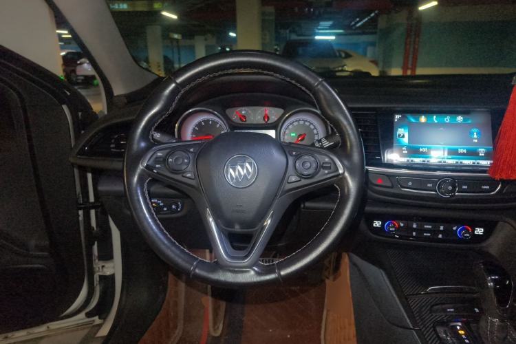 Used Buick Regal 2019 20T Elite Version China V Standard Steering Wheel