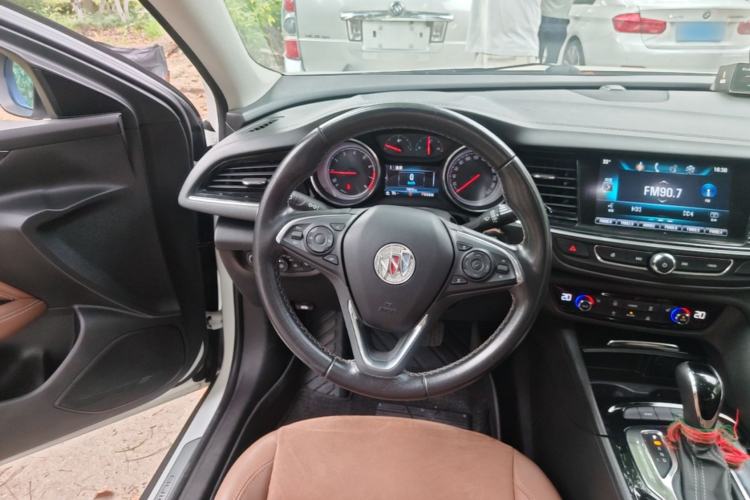 Used Buick Regal 2019 20T Elite Version China VI Standard Steering Wheel