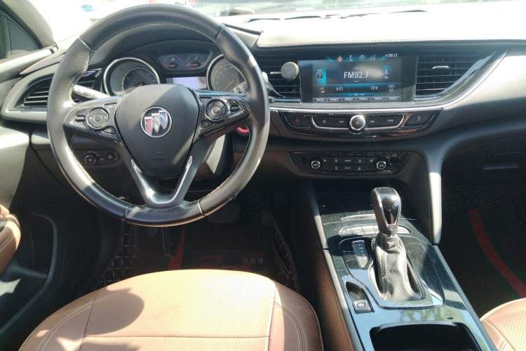 Used Buick Regal 2019 20T Elite Version China VI Standard Steering Wheel