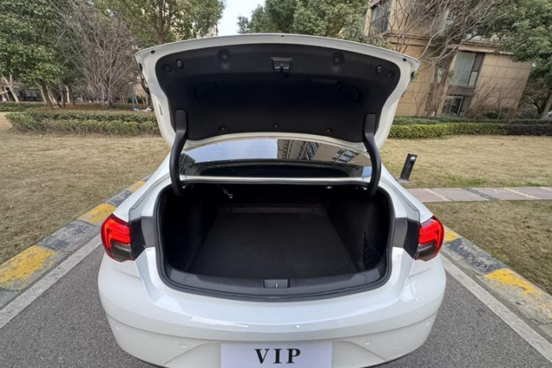 Used Buick Regal 2019 20T Elite Version China VI Standard Trunk