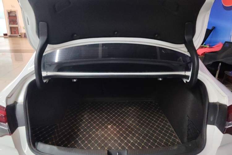 Used Buick Regal 2019 20T Elite Version China VI Standard Trunk