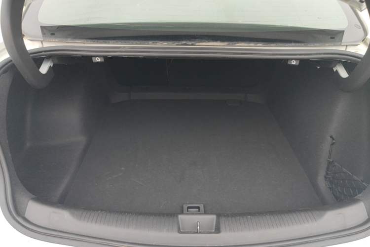 Used Buick Regal 2019 Revised 20T Luxury Version China VI Standard Trunk