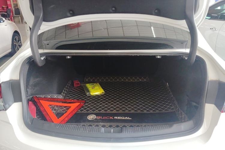 Used Buick Regal 2019 20T Elite Version China VI Standard Trunk