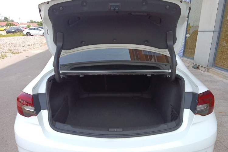 Used Buick Regal 2019 20T Elite Version China V Standard Trunk