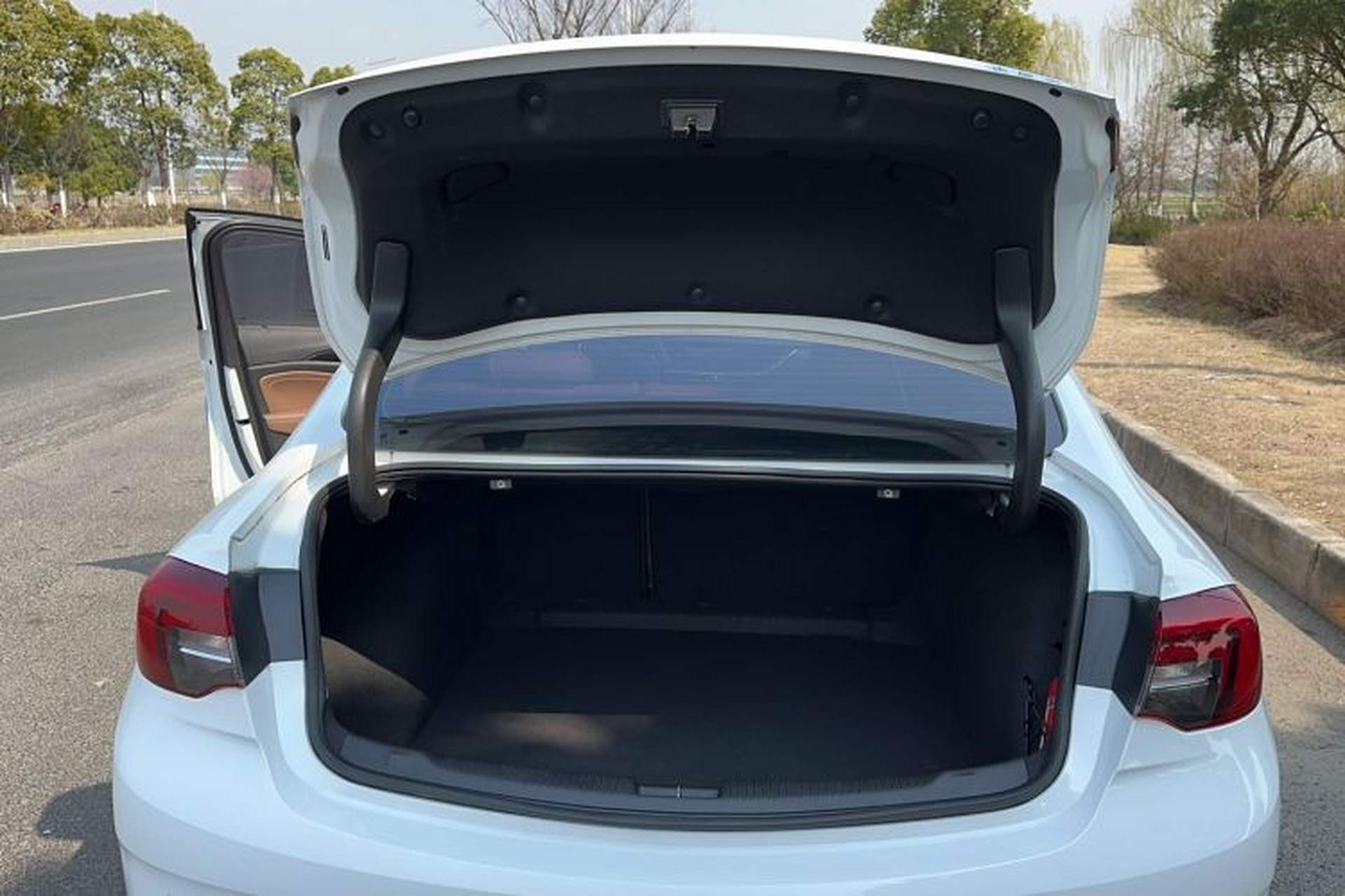 Used Buick Regal 2019 20T Elite Version China VI Standard Trunk