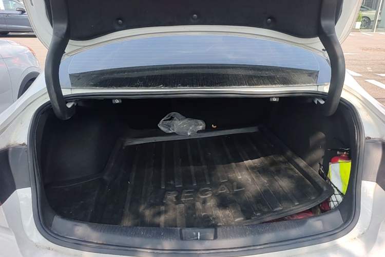 Used Buick Regal 2019 20T Elite Version China VI Standard Trunk