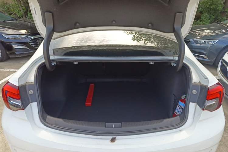 Used Buick Regal 2019 20T Elite Version China VI Standard Trunk