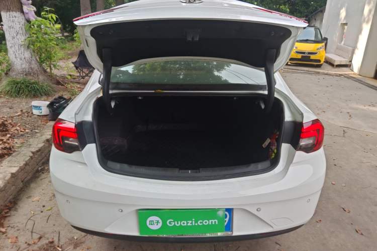 Used Buick Regal 2019 20T Elite Version China VI Standard Trunk