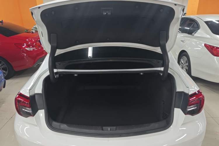 Used Buick Regal 2019 20T Elite Version China VI Standard Trunk
