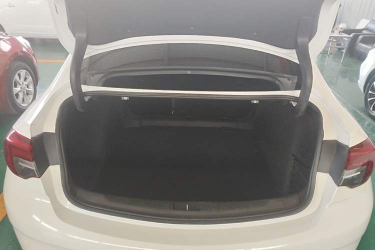 Used Buick Regal 2019 20T Elite Version China VI Standard Trunk