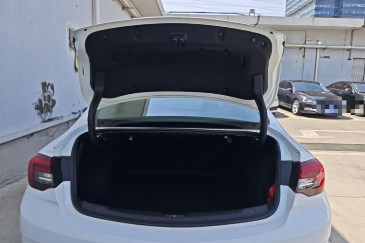 Used Buick Regal 2019 20T Elite Version China VI Standard Trunk
