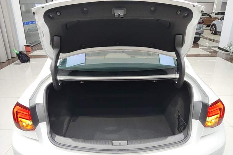 Used Buick Regal 2019 20T Elite Version China VI Standard Trunk
