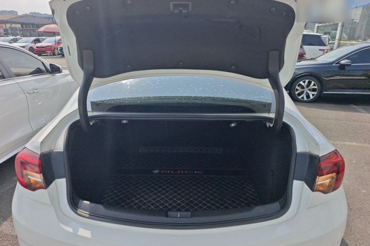 Used Buick Regal 2019 Revised 20T Luxury Version China VI Standard Trunk