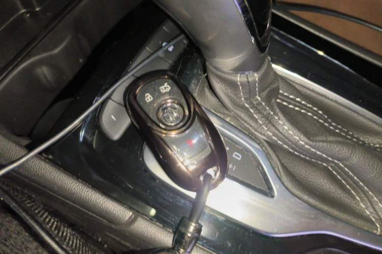 Used Buick Regal 2019 Revised 20T Luxury Version China VI Standard Vehicle Key