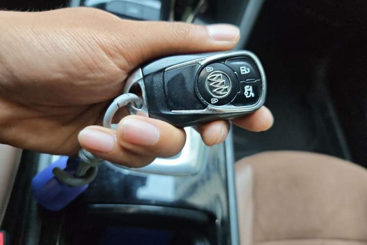 Used Buick Regal 2019 Revised 20T Luxury Version China VI Standard Vehicle Key