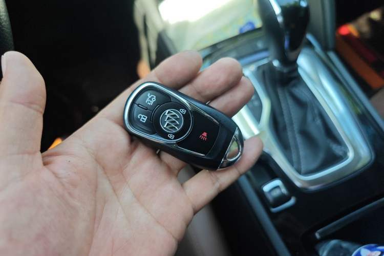 Used Buick Regal 2019 Revised 20T Luxury Version China VI Standard Vehicle Key